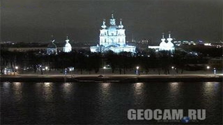 Онлайн веб-камера Смольного собора, Нева, Санкт-Петербург